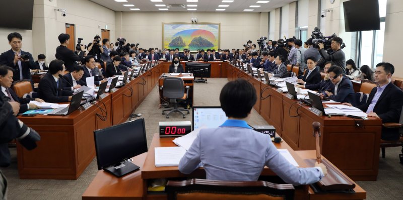 'SG증권 사태 방지' 내부자 거래 사전 공시법, 국회 정무위 소위 통과