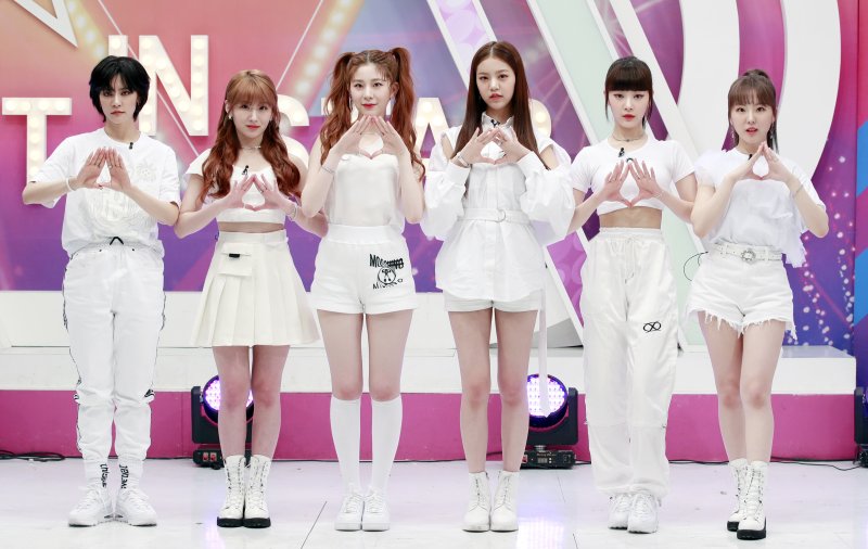 공원소녀 미야(왼쪽부터), 서령, 민주, 레나, 앤, 서경/뉴스1 ⓒ News1