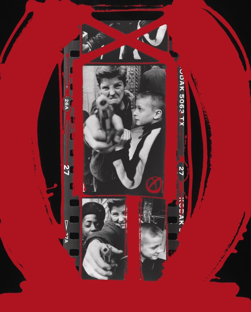 회화부터 영화까지…'현대사진 거장' 윌리엄 클라인 유고전 Gun1(1954), 퐁피두 센터 회고전(2005)의 도록 표지와 포스터로 사용한 페인티드 콘택트 ⓒEstate of William Klein[뮤지엄한미 제공. 재판매 및 DB 금지]