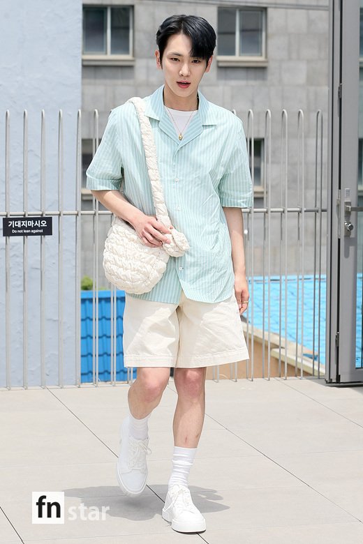[포토] 샤이니 키, '반바지의 계절'