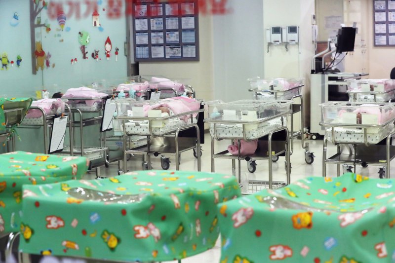 한 병원 신생아실의 빈 아기 침대. /사진=뉴스1