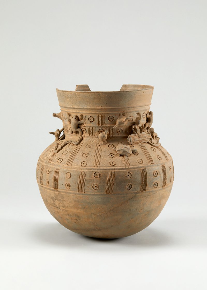 [서울=뉴시스] 토우장식 긴목 항아리, 경주 미추왕릉지구 계림로 30호 무덤, 국보 (사진=국립중앙박물관 제공) 2023.05.25. photo@newsis.com *재판매 및 DB 금지