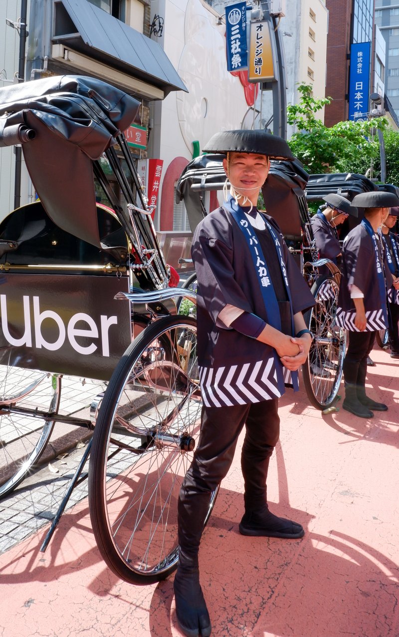 19년 경력의 인력거꾼인 이노우에 케이 씨. 현재는 인력거꾼들을 트레이너로써 역할을 하고 있다.ⓒ News1