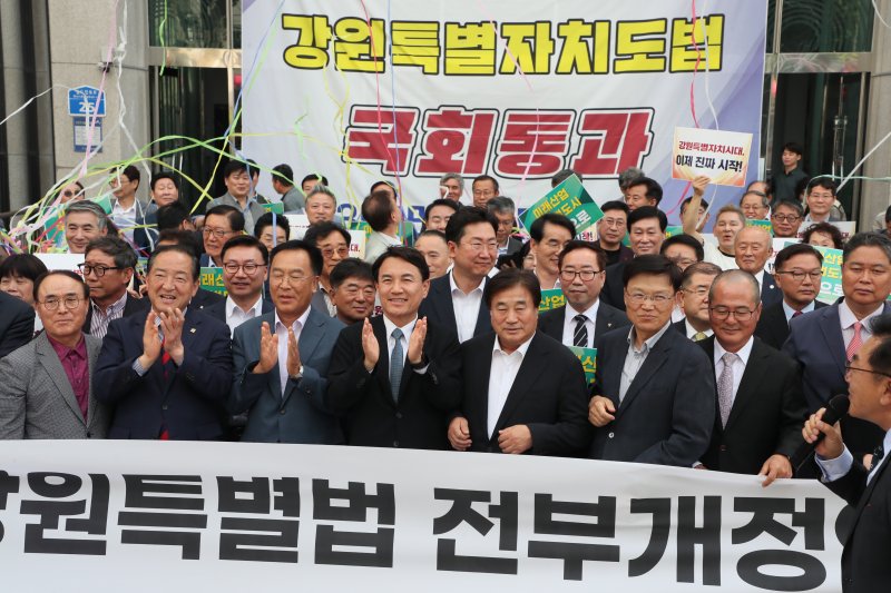 "접경지 농축수산물 군부대 우선 납품" [강원특별자치도법 국회 통과/1회]