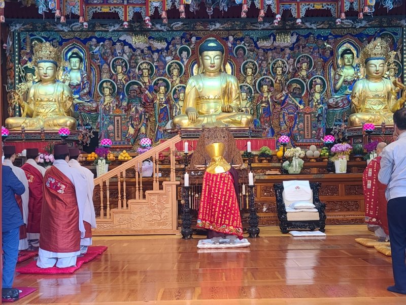 27일 단양 구인사 설법보전에서 불기 2567년 부처님오신날 봉축법요식이 봉행했다.