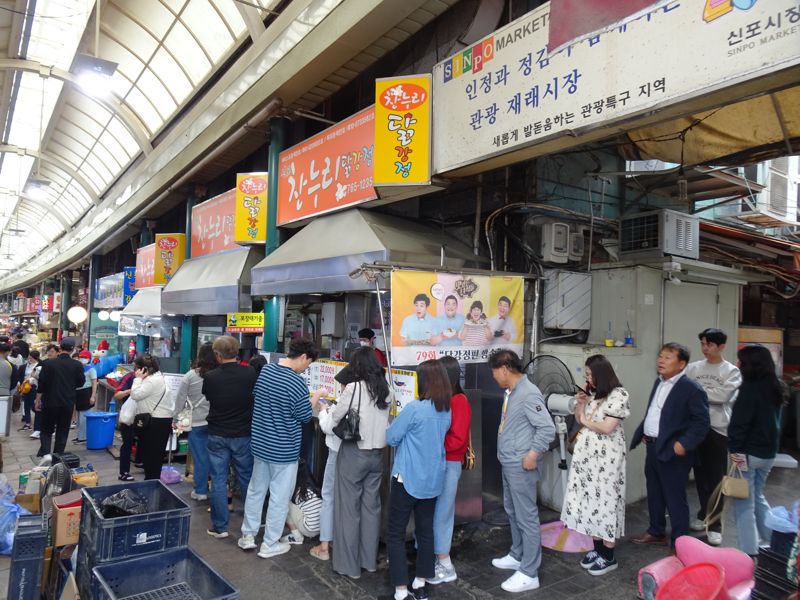 [길 위에 장이 선다] 인천 신포국제시장과 개항장 "노포와 숨은 맛집이 즐비한 미식의 성지"