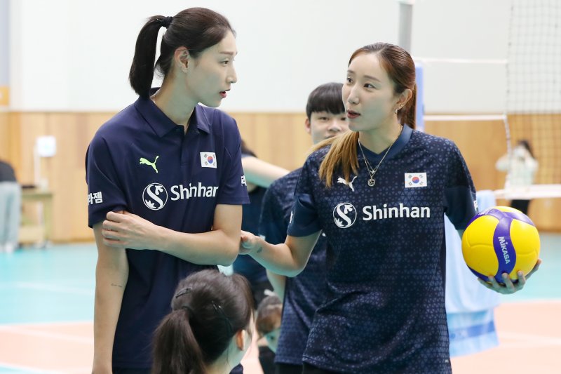 '12전 전패' 악몽 딛고 다시 뛰는 여자배구, VNL서 명예회복 나선다 - 파이낸셜뉴스