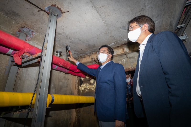 1기 신도시 노후 아파트 현장 방문. (사진=경기도 제공) *재판매 및 DB 금지