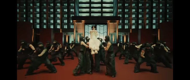 [서울=뉴시스] 세븐틴 '손오공' 뮤직비디오 장면. 2023.06.04. (사진 = 플레디스 엔터테인먼트 유튜브 캡처) photo@newsis.com *재판매 및 DB 금지