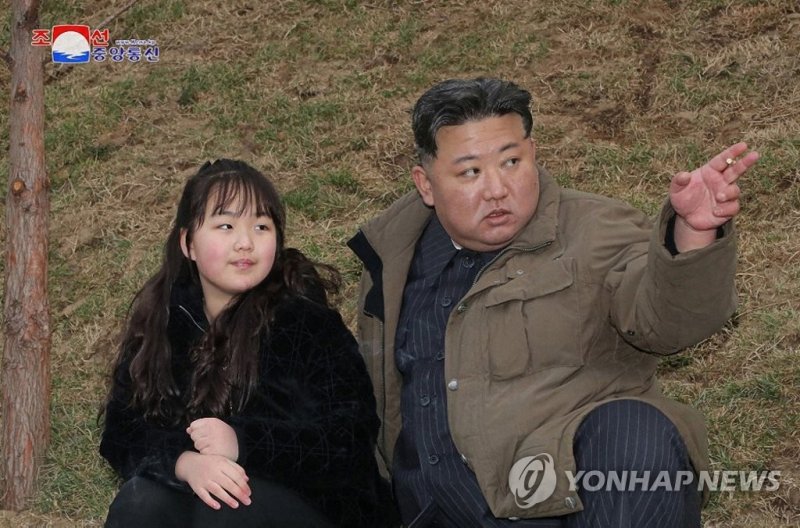 김정은 국무위원장과 딸 김주애. /사진=조선중앙통신 홈페이지 캡처,연합뉴스