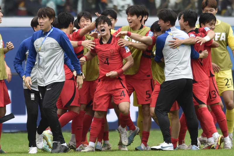 "골짜기 세대" 무관심 속 일궈낸 4강 기적, 원팀‧실리 축구로 아시아 자존심 세웠다 [U20 월드컵]