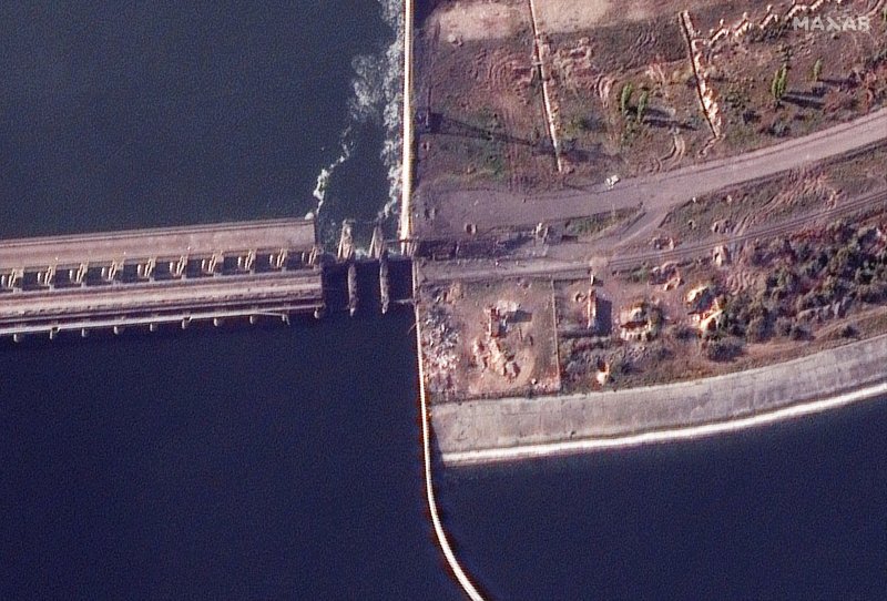 미국 위성업체 맥사 테크놀로지가 공개한 우크라이나 헤르손 지역의 노바 카호프카 댐 위성 사진. 2022. 11. 11. ⓒ 로이터=뉴스1 ⓒ News1 최서윤 기자