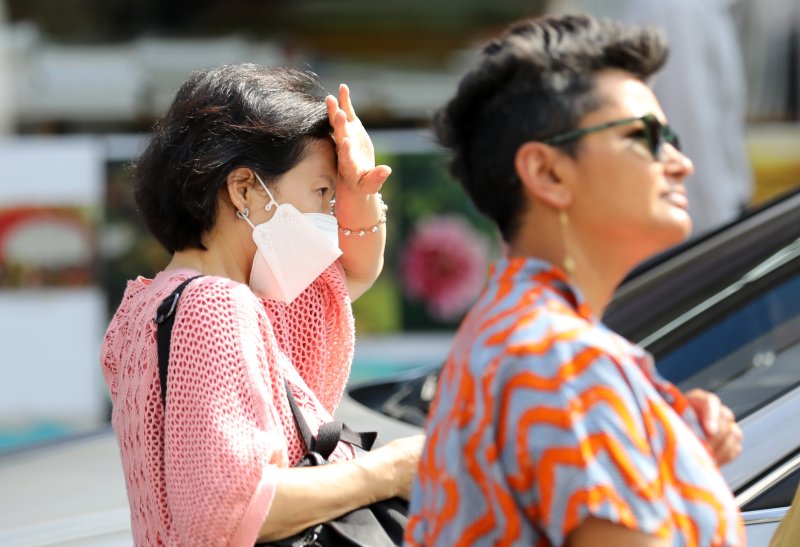 강한 '자외선'에 내 피부 지키려면?…'이것' 꼭 챙기세요