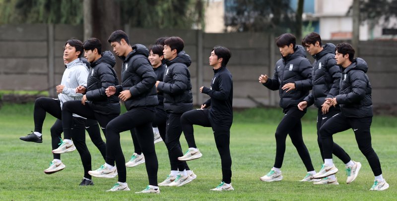 김은중 감독이 이끄는 한국 20세 이하(U-20) 월드컵 축구대표팀이 7일(현지시간) 아르헨티나 라 플라타 하워드 존슨 호텔 인근 훈련장에서 회복훈련을 하고 있다. 2023.6.7/뉴스1 ⓒ News1 이승배 기자