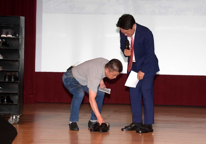 광주광역시청서 20여 년간 구두 수선하는 김기승 사장의 '특별한 이야기' 화제