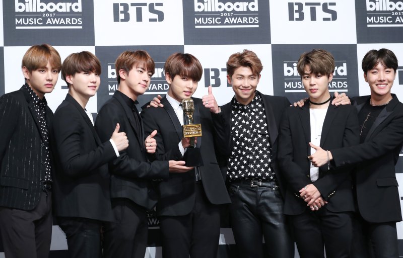 방탄소년단, 전환점 된 히트곡과 빌보드 기록의 역사 [BTS 10주년 특집]⑤ - 파이낸셜뉴스