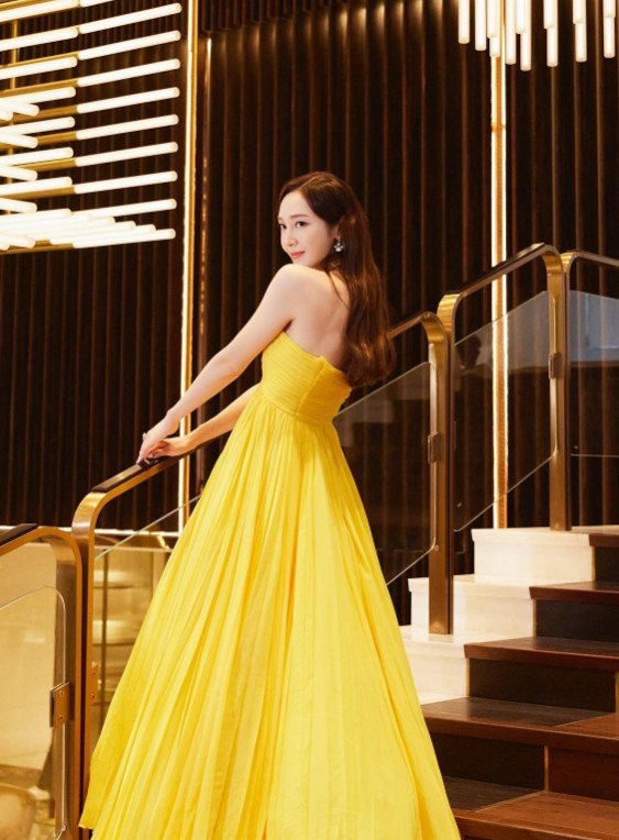 제시카, 아찔한 노란 드레스 입고 미소…섹시+우아 [N샷]