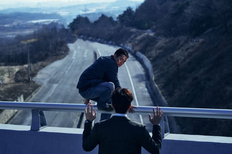 '귀공자' 김선호의 완벽한 복귀·신예 강태주의 발견[이 영화]