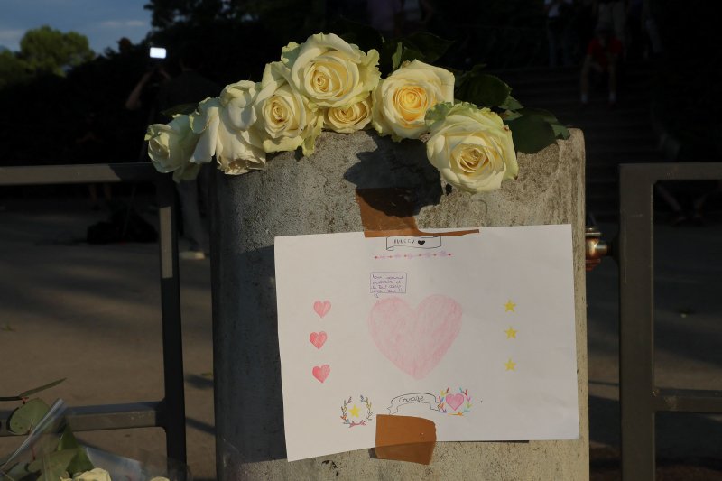 희생자들을 위로하는 꽃과 편지 /로이터 뉴스1