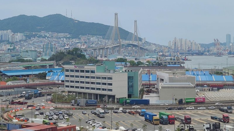 부산지식산업센터 우암점 건물 전경(부산시청 제공)