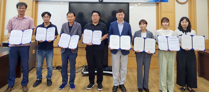 [나주=뉴시스] 동신대학교 크린앤사이언스와 10억원 상당 투자협약. (사진=동신대학교 제공). photo@newsis.com *재판매 및 DB 금지