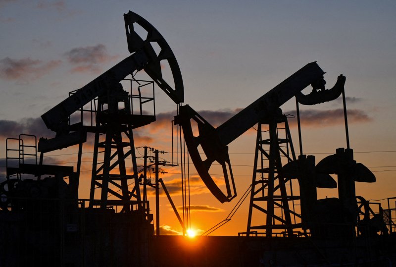 FILE PHOTO: A view shows oil pump jacks outside Almetyevsk in the Republic of Tatarstan, Russia, June 4, 2023. REUTERS/Alexander Manzyuk/File Photo