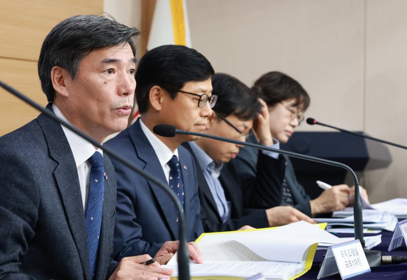 후쿠시마 오염수 '괴담' 오해 푼다..."시료 이상 없어...해산물 검역 철저"