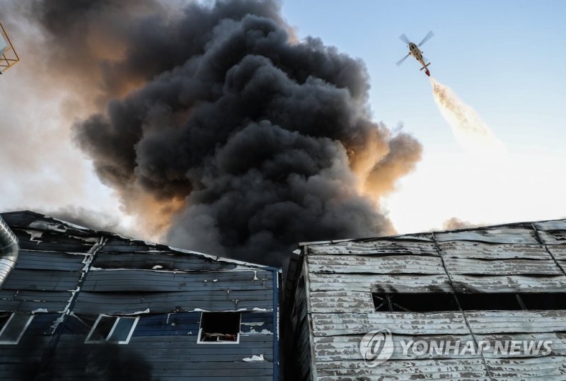 대구 서구 공장 화재...진압 난항에 동원령 1호·대응 3단계 격상