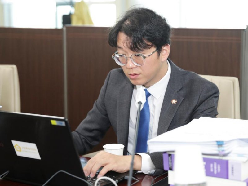 고양시의회 행정사무감사 중인 권용재 시의원. (권용재 의원 제공)