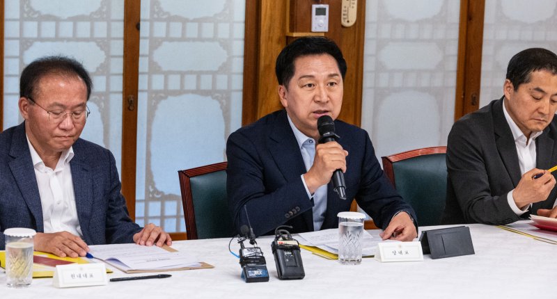 오염수 불안감에 당정 '과학적 검증' 집중..조사 지점 확대키로