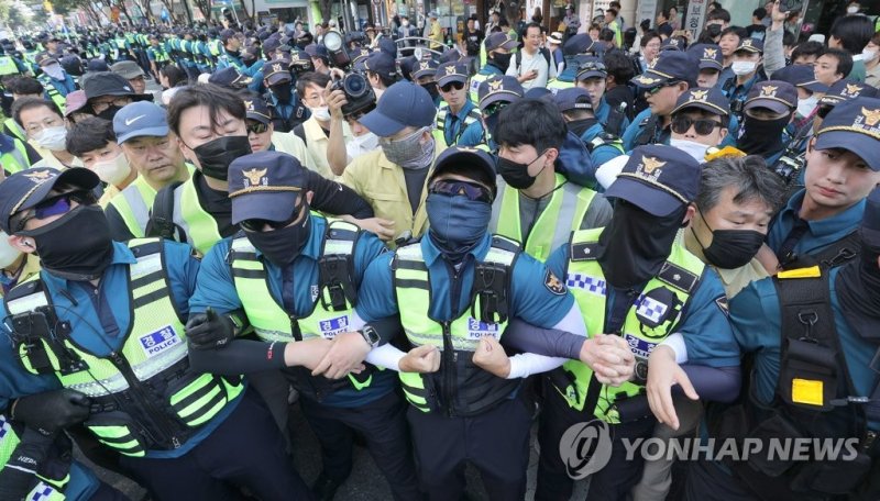 누구 말이 맞나...대구퀴어축제가 불러온 '도로점용 허가' 논란