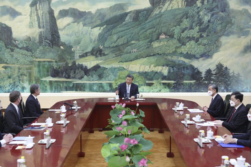 시진핑 중국 국가주석(가운데)이 19일 베이징 인민대회당에서 방중 중인 토니 블링컨 미국 국무장관(왼쪽 두번째)과 면담하고 있다. 2023.06.19. /신화 뉴시스