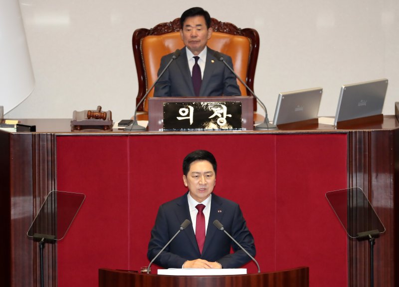 [서울=뉴시스] 이영환 기자 = 김기현 국민의힘 대표가 20일 오전 서울 여의도 국회 본회의장에서 열린 제407회국회(임시회) 5차 본회의에서 교섭단체 대표연설을 하고 있다. 2023.06.20. 20hwan@newsis.com