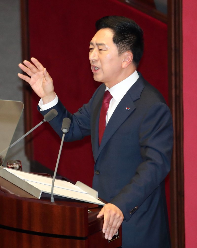 [서울=뉴시스] 고범준 기자 = 김기현 국민의힘 대표가 20일 오전 서울 여의도 국회 본회의장에서 열린 제407회국회(임시회) 5차 본회의에서 교섭단체 대표연설을 하고 있다. 2023.06.20. bjko@newsis.com