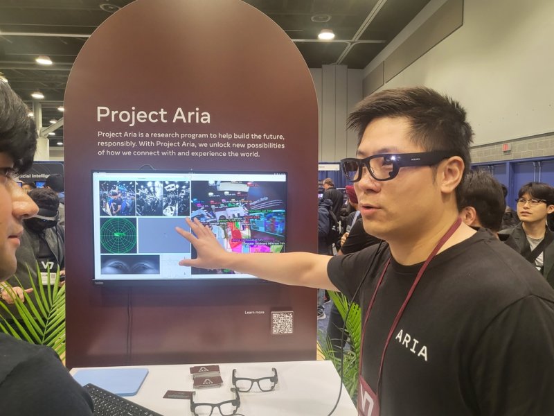 AR 기술 '프로젝트 아리아' 소개하는 메타 직원 [한국과학기자협회 공동취재단]