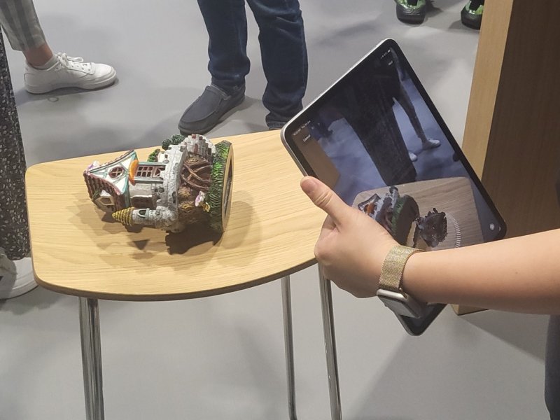 개체 캡처 기능 선보이는 애플 부스 [한국과학기자협회 공동취재단]