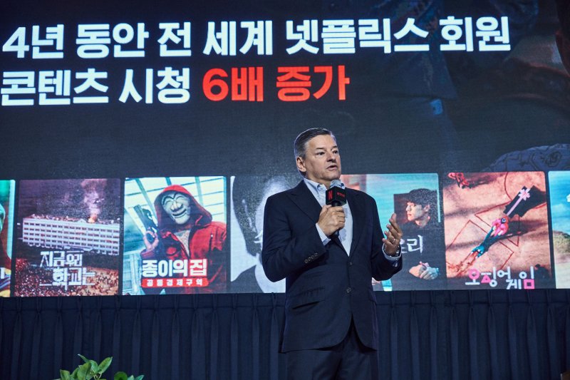 강동한 넷플릭스 한국 총괄, 테드 서랜도스 넷플릭스 CEO / 넷플릭스 제공
