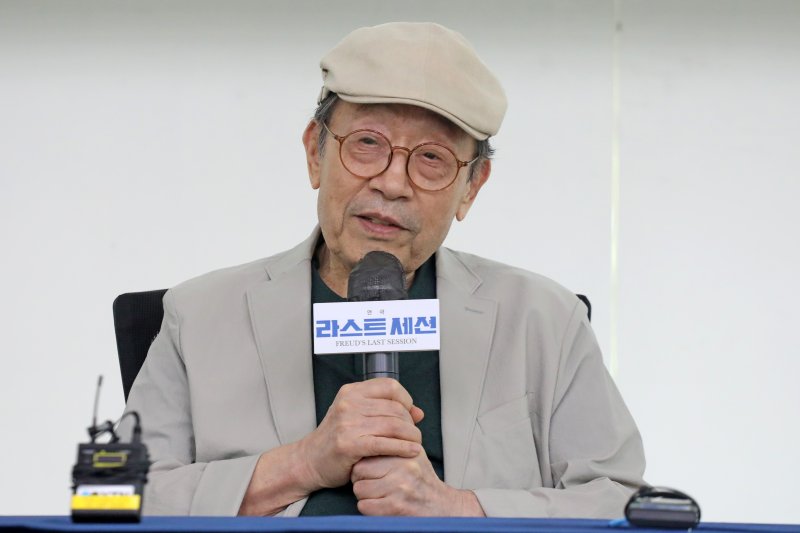 "심장 박동기 단 87세 노장의 열정" 연극 '라스트 세션' 내일 개막