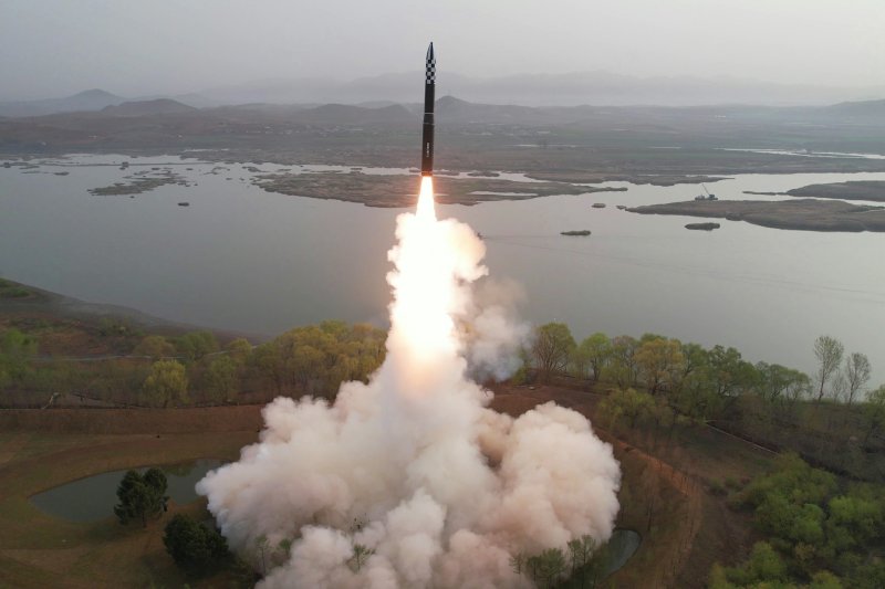 (Pyongyang Rodong Sinmun = News 1) = North Korea's intercontinental ballistic missile (ICBM) 'Hwasong-18'.  [Available only in Korea.  Redistribution prohibited.  DB prohibited.  For Use Only in the Republic of Korea.  Redistribution Prohibited] rodongphoto@news1.kr