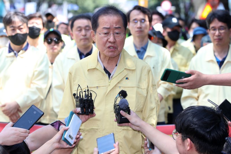 “보복 수사...경찰 아닌 깡패” 홍준표, 대구시청 압수수색에 반발