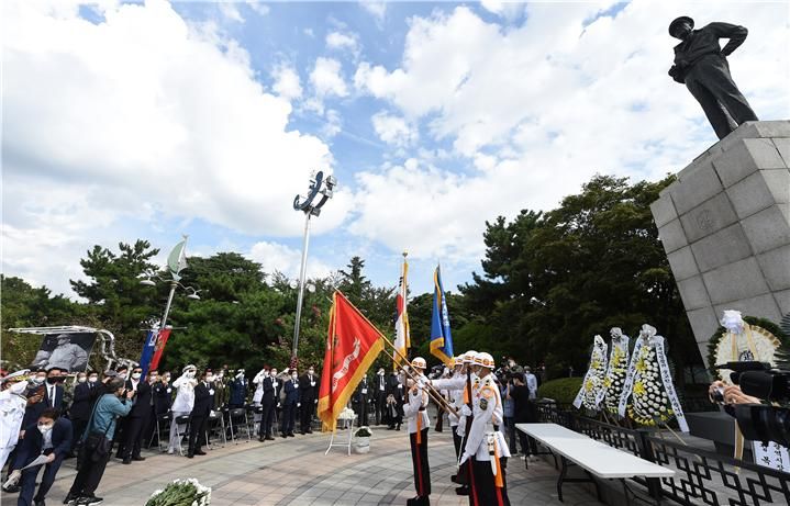 인천시는 오는 2025년 제75주년 인천상륙작전 기념행사를 인천상륙작전 참전 8개국 정상들이 참석하는 국제행사로 추진한다. 사진은 지난 2022년 제72주년 인천상륙작전 전승행사 전경. 인천시 사진 제공.