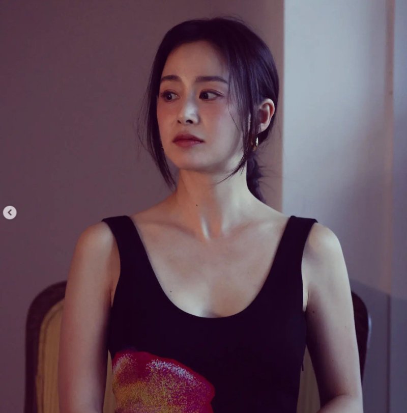 김태희, 화보 B컷에서도 열일하는 미모…독보적 아우라 [N샷]