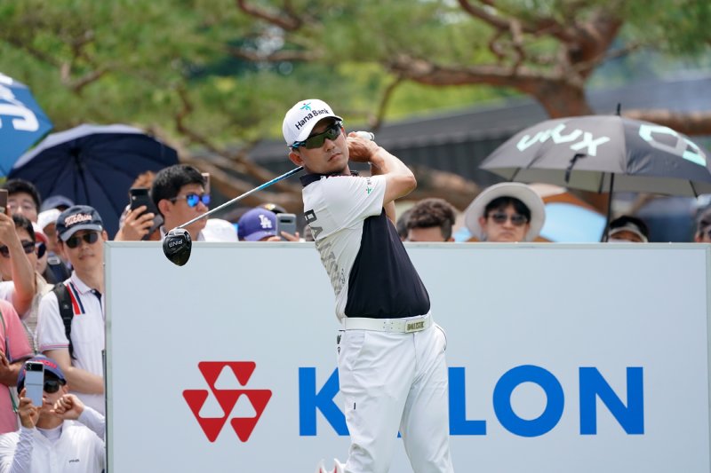 한승수, 코오롱 한국오픈 ‘와이어 투 와이어’ 우승 감격…“아이들 앞에서 우승 꿈 이뤘다”