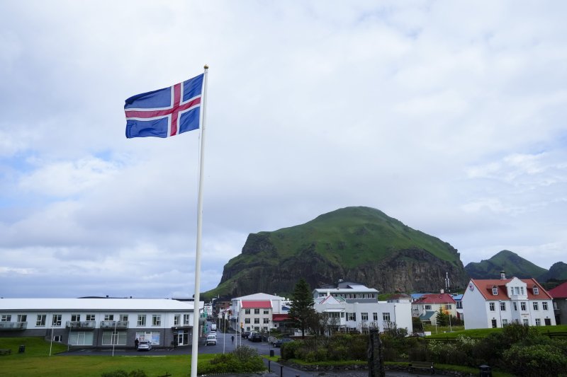 지난 6월26일(현지시간) 아이슬란드 베스트마나야르의 한 마을의 모습.AP뉴시스