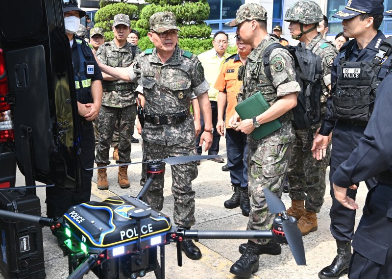 '北무인기 잡는 하늘의 매'..軍 드론작전사 창설 속도낸다