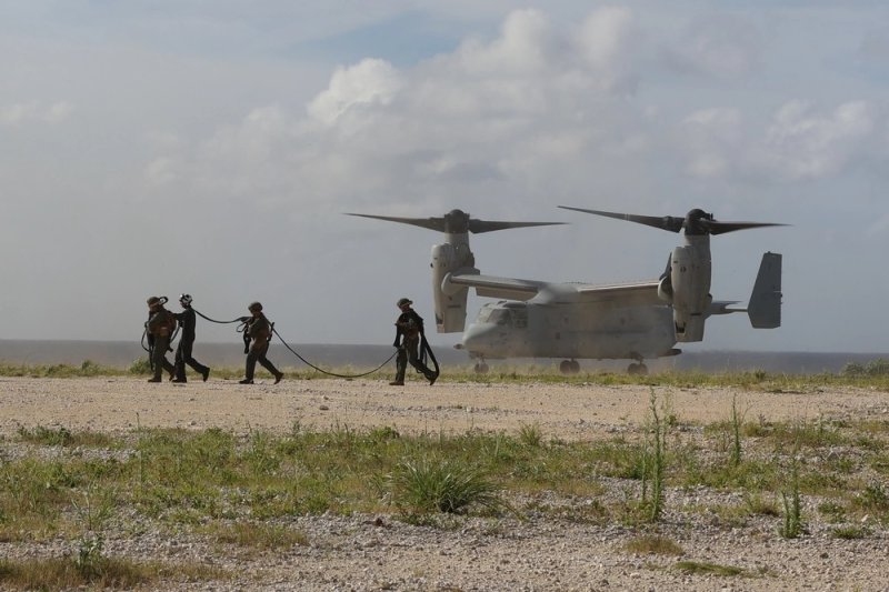 미군 해병대원들이 MC-22 '오스프리'를 활용한 FARP를 준비하고 있다. 사진=미 국방부 제공