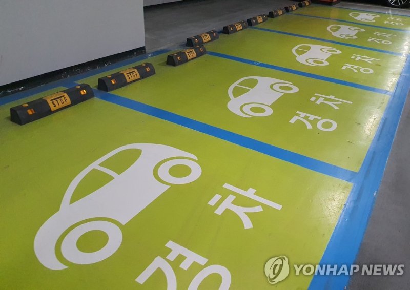 경차 전용구역 주차, 배려인가? 강요인가?