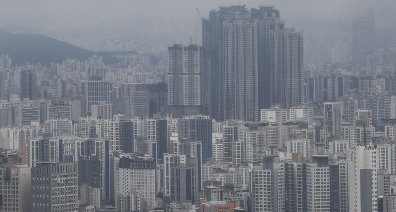 지난 21일 서울 중구 남산에서 바라본 서울 시내 아파트/사진=뉴스1