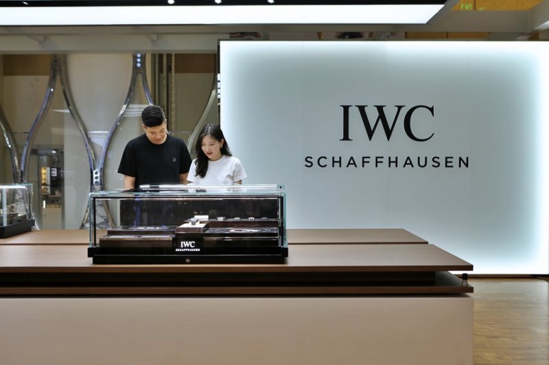 IWC 팝업 전시/사진=롯데백화점 제공,연합뉴스