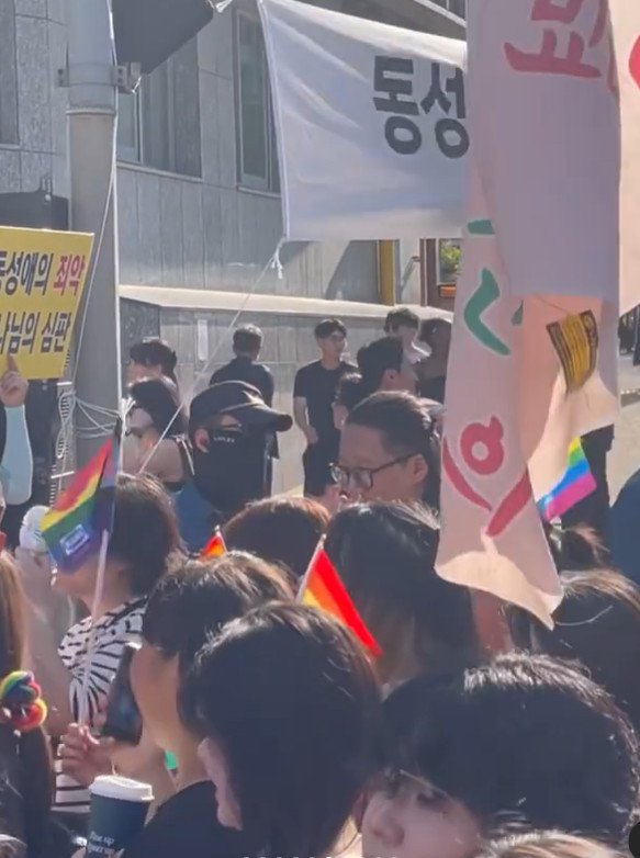 홍석천, 퀴어 축제 참석 "이 하루의 자유 허락하지 않는 외침 거세" 한탄